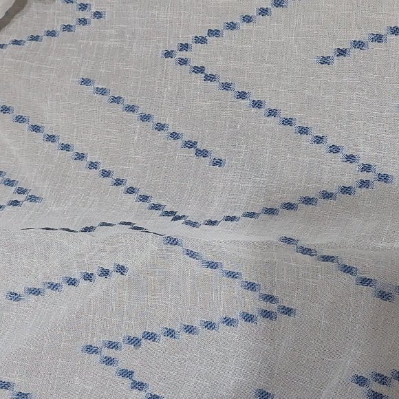 Sheer Light Thin Fabric Great For Any Sewing DIY Projects - Picture 2 of 2